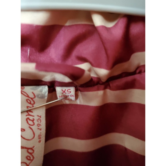 Women's Red Camel Vest, XS - Picture 4 of 4